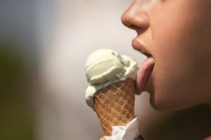 איך להכין גלידה ביתית בלי חומרים משמרים?