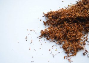 מה ההבדל בין טבק לתחליף טבק?